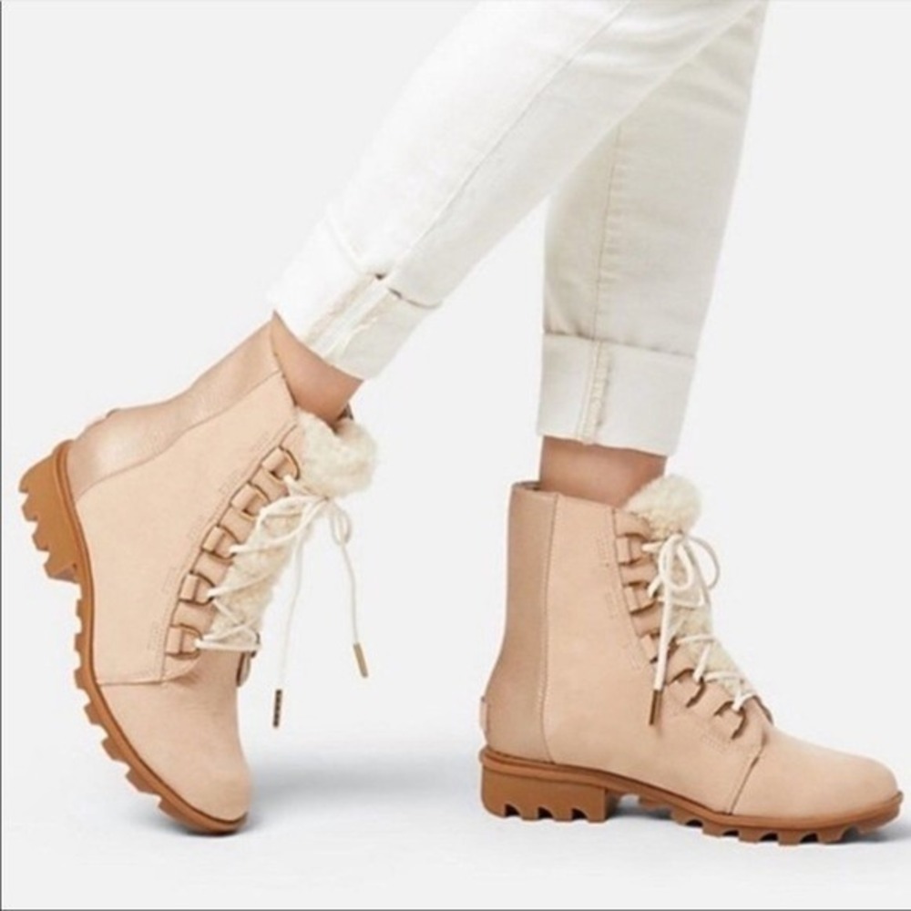 Sorel Women's Phoenix Short Lace Boots Ankle Tan Leather Cozy Shearing Tongue‎ 8